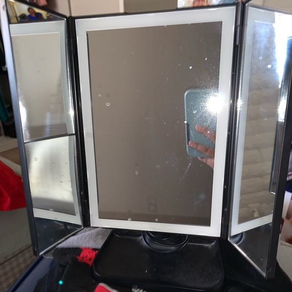 Makeup Mini Mirror - Picture 2 of 2